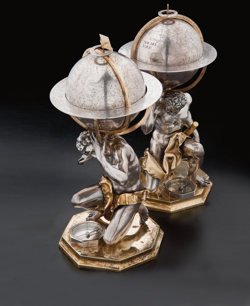 Deux globes terrestres et célestes exceptionnels, soutenus par Hercule et Atlas, Augsbourg - Abraham Drentwett
