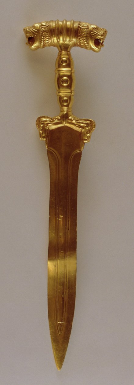 Épée avec décoration de tête de lion double, de Hamadan, Iran - Achaemenid