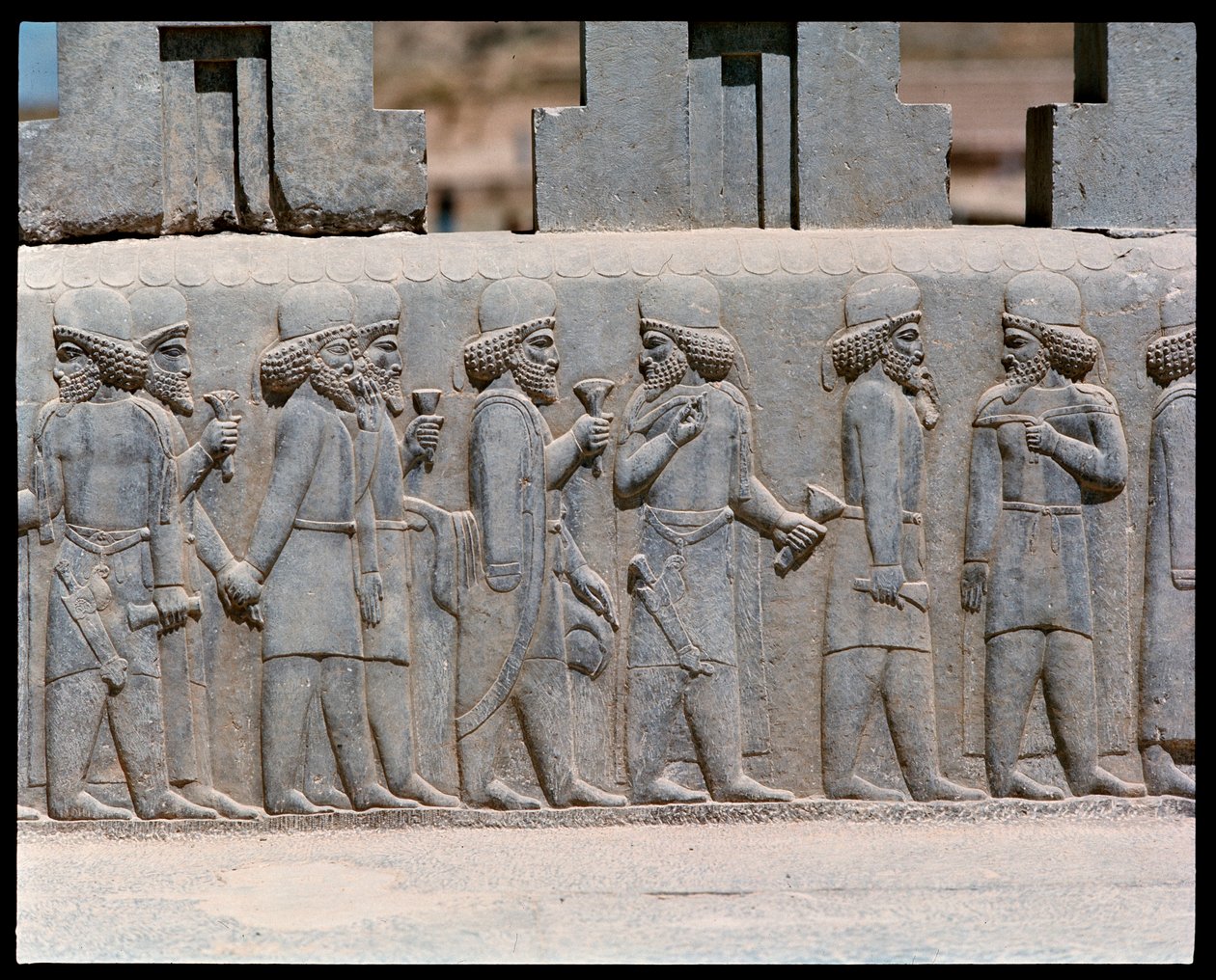 Vue des reliefs des escaliers nord - Achaemenid