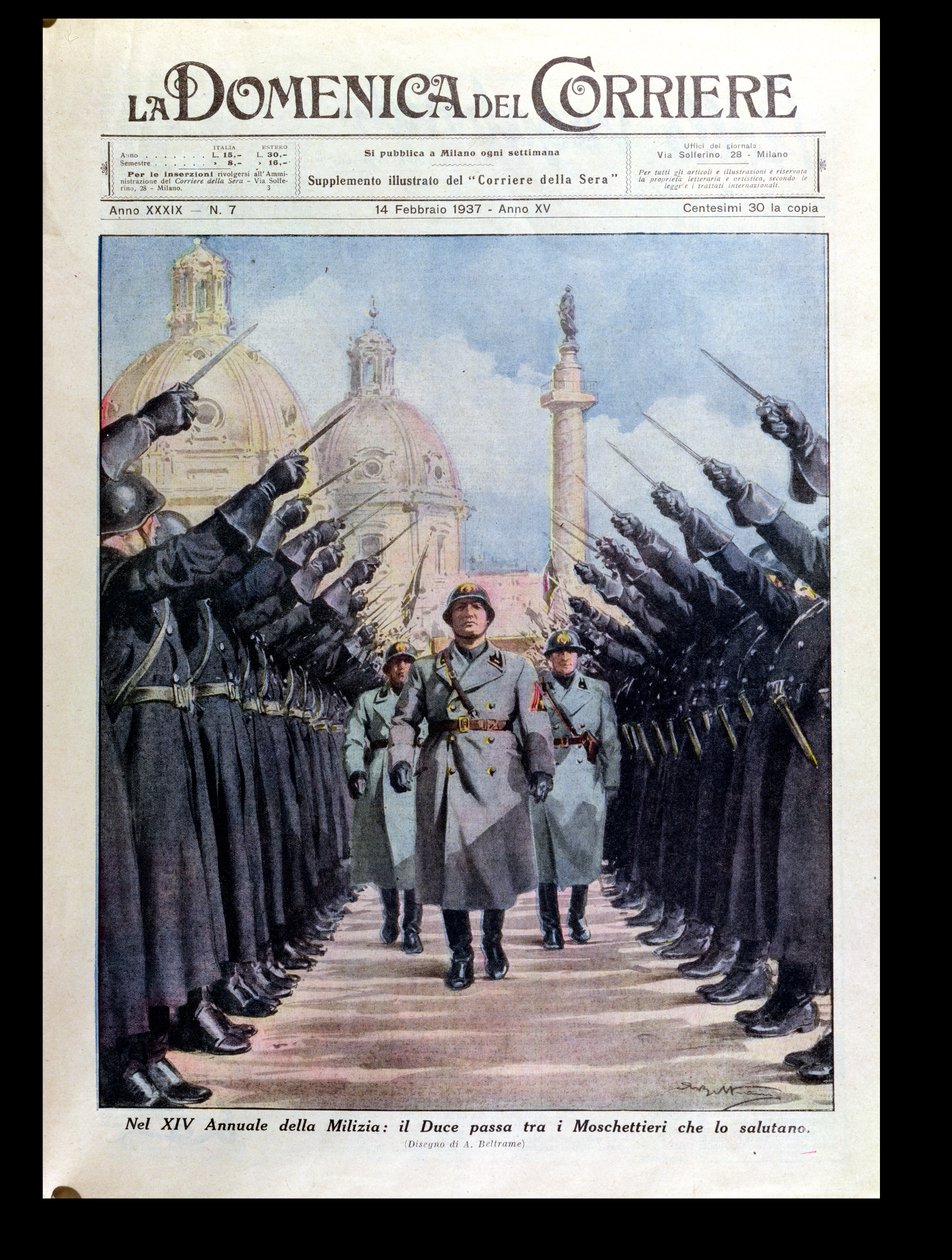 Benito Mussolini (1883-1945) passant en revue la milice, de 