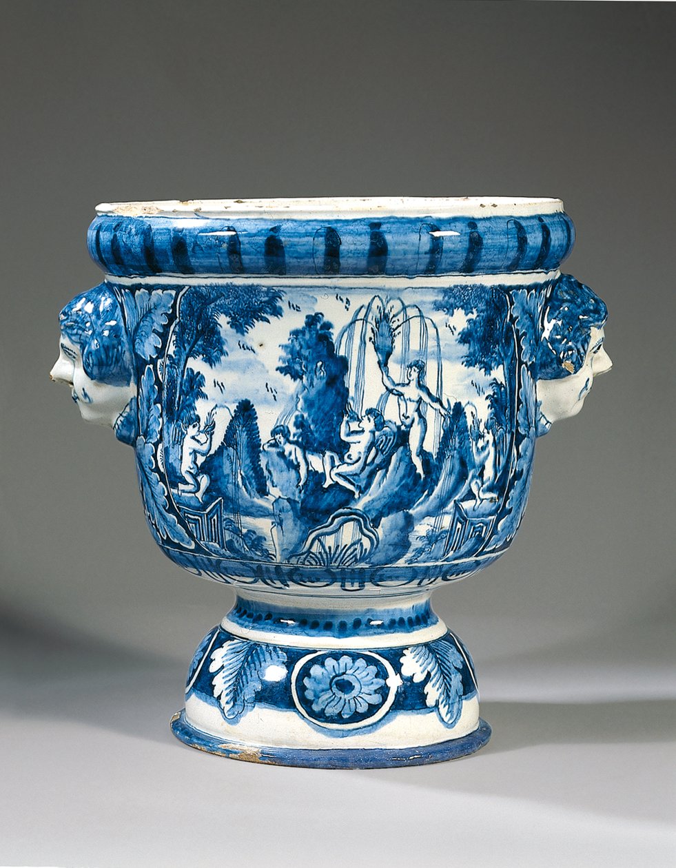 Urne de jardin mythologique à deux anses, Delft bleu et blanc - Adriaen (fl.1868 d.1701) (attr.to) Kocks