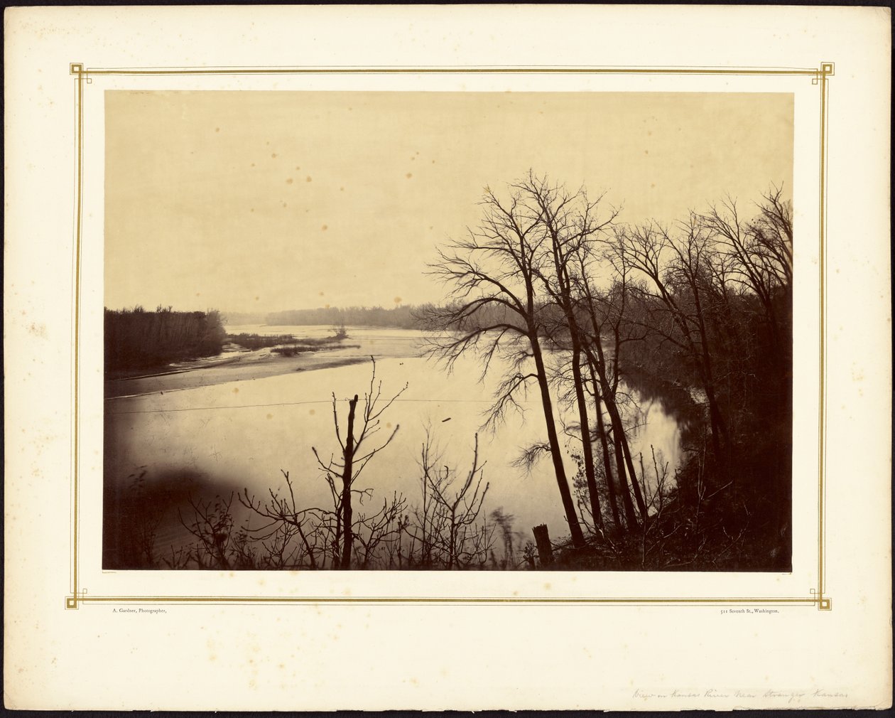 [Vue sur la rivière Kansas près de Stranger, Kansas] - Alexander Gardner