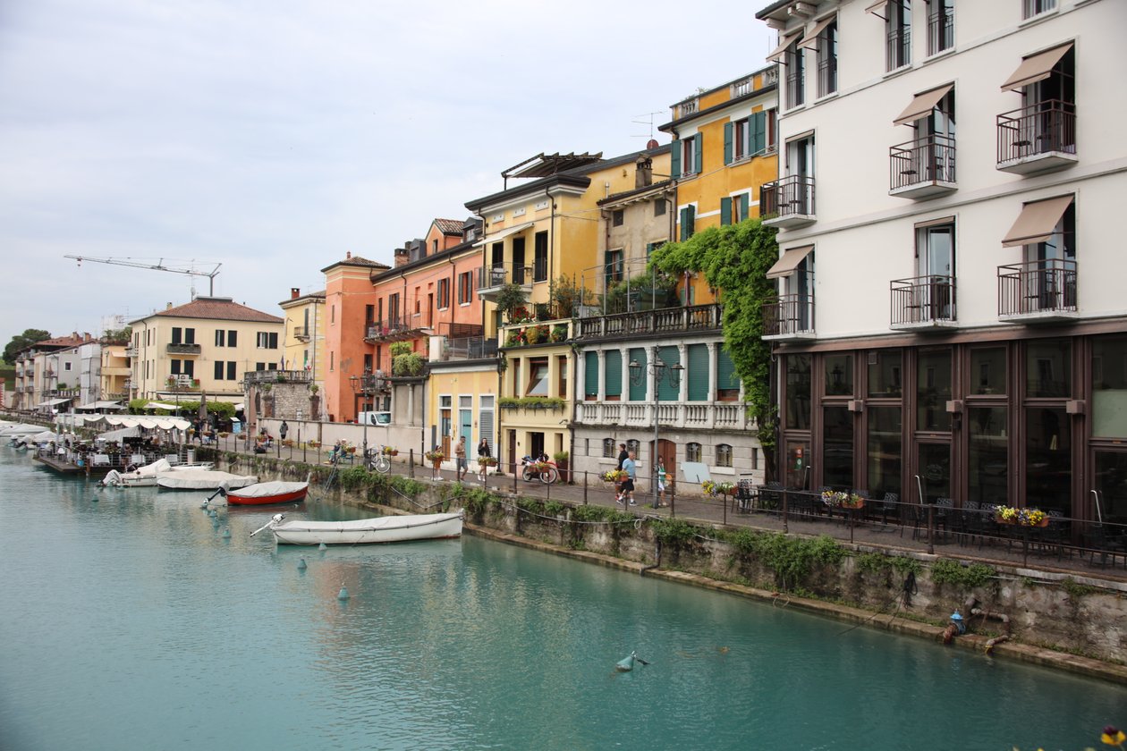 Peschiera del Garda Klein Venedig - Alexandra Joseph