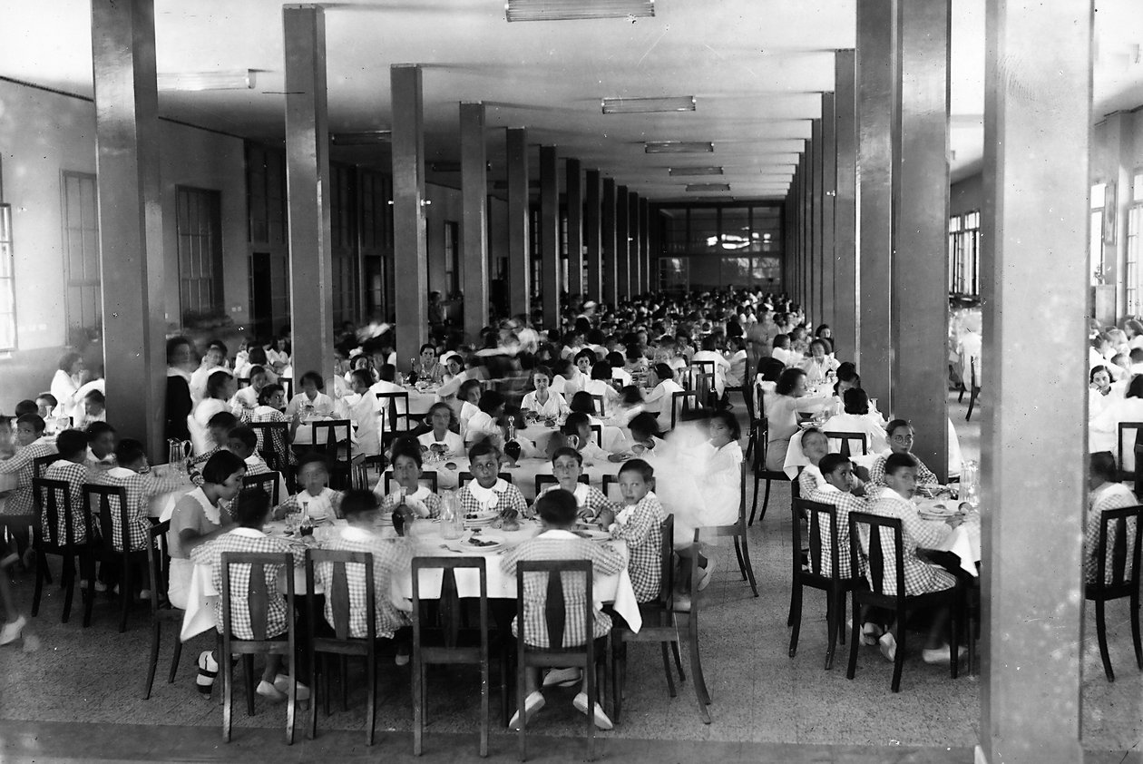 Villa Rosa Maltoni Mussolini : repas au réfectoire - Fratelli Alinari