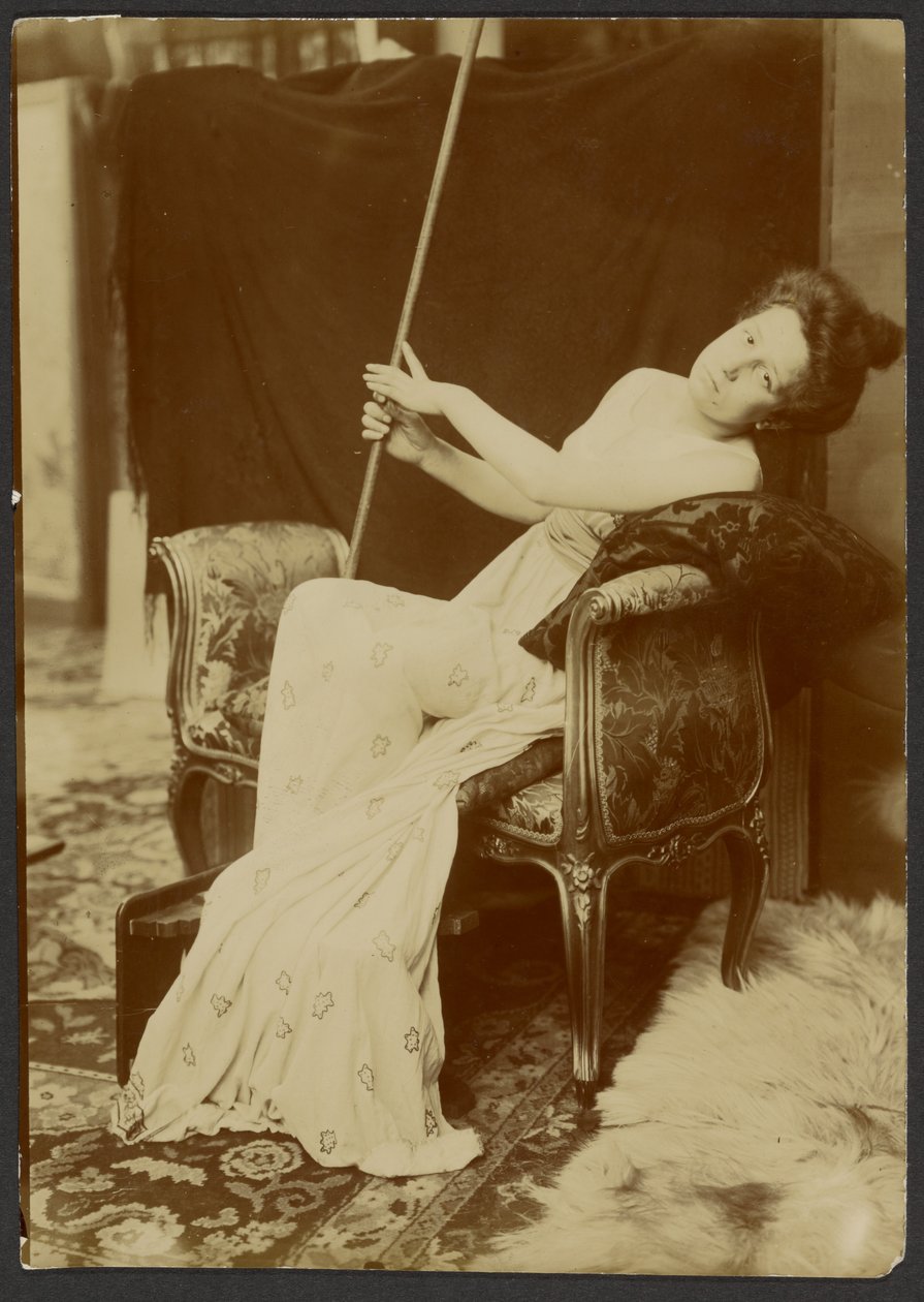 [Femme modelant sur un banc] - Alphonse Maria Mucha