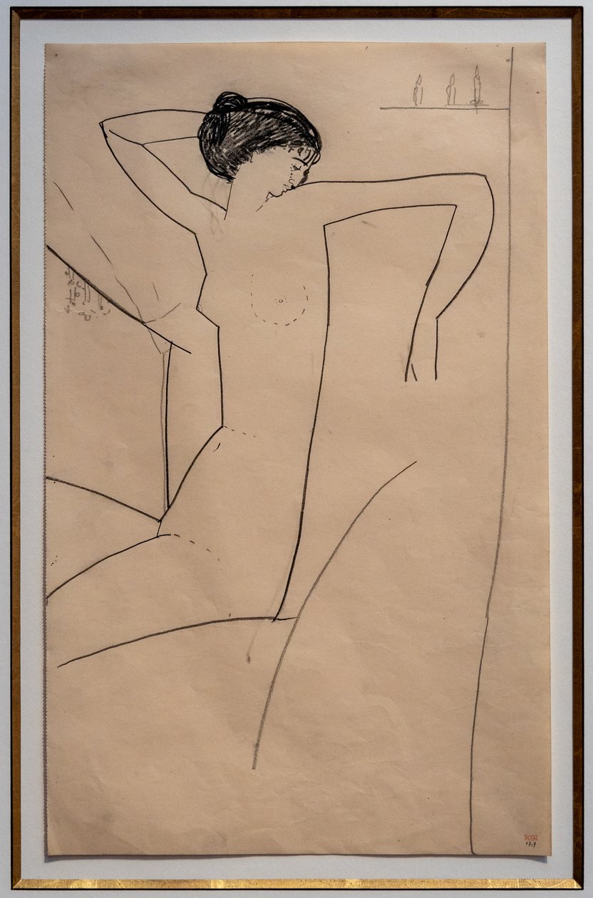 Anna Akhmatova, nue assise, la tête appuyée sur l