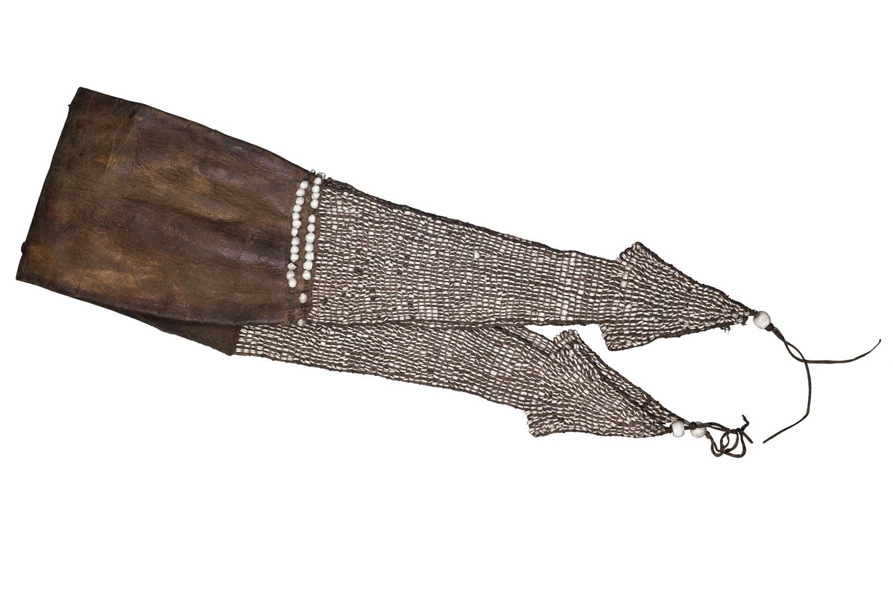 Pochette en peau ornée de coquillages marginella nirosa, probablement 17ème siècle - American