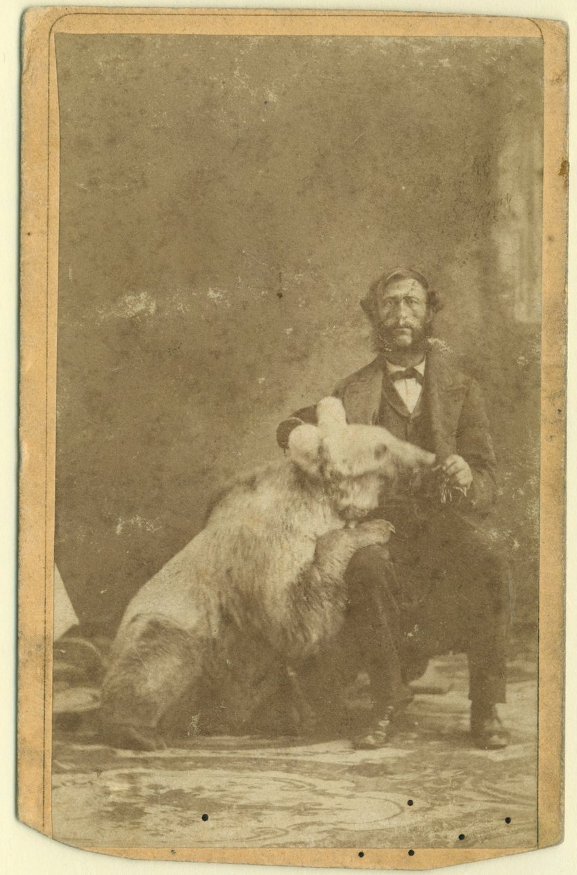 James Capen Grizzly Adams (1807-60) photographié avec un ours grizzly - American Photographer