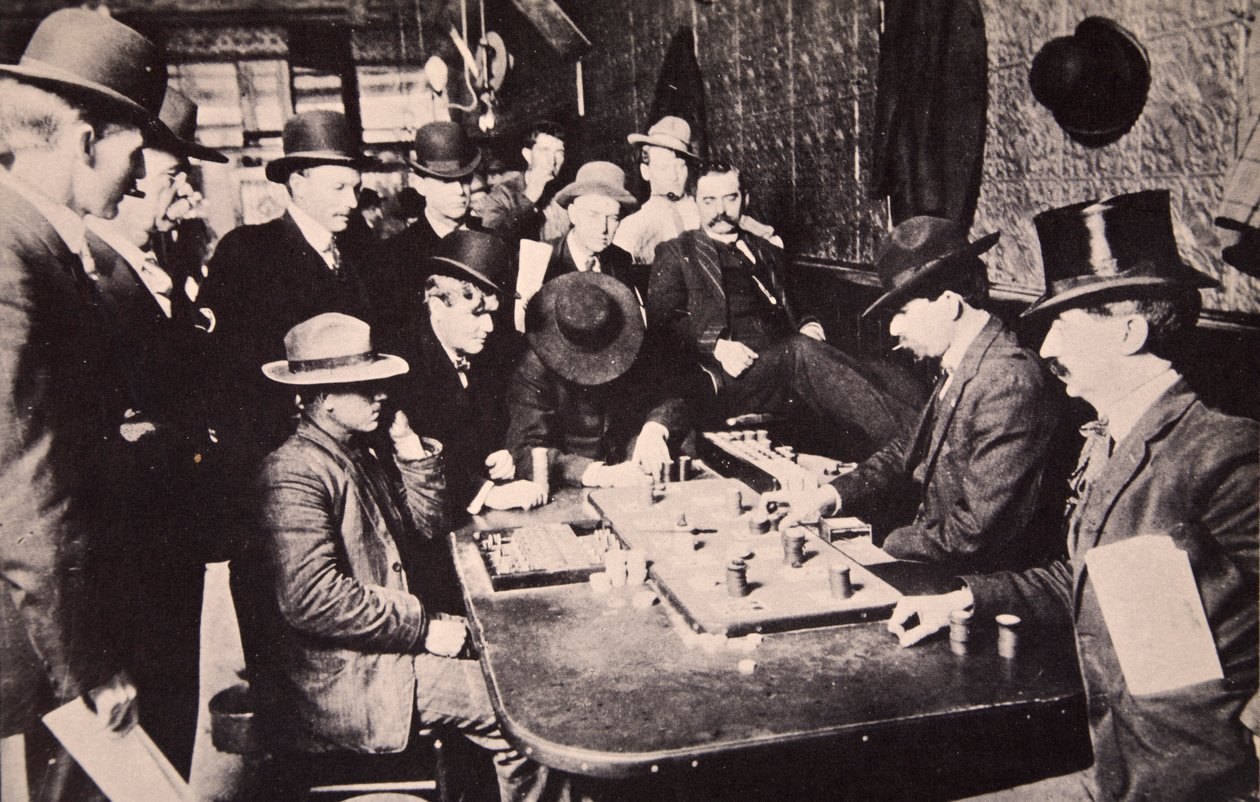 Jouer au Faro dans le salon oriental à Bizbee, Arizona, 1903 - American Photographer