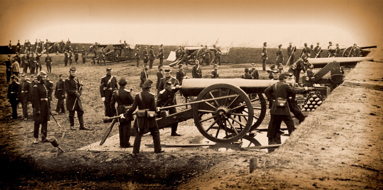 1er Artillerie Lourde du Connecticut maniant des canons à Fort Richardson, fin 1861 - American Photographer