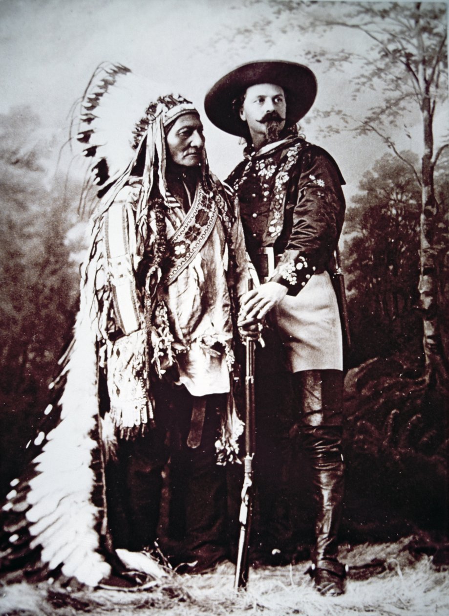 Chef Sitting Bull (1831-90) en tournée avec Buffalo Bill Cody (1846-1917) et son Wild West Show - American Photographer