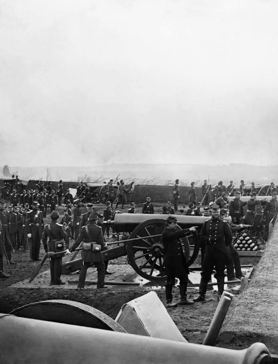 Colonel Tyler et le 1er Artillerie Lourde du Connecticut à Fort Richardson, fin 1861 - American Photographer