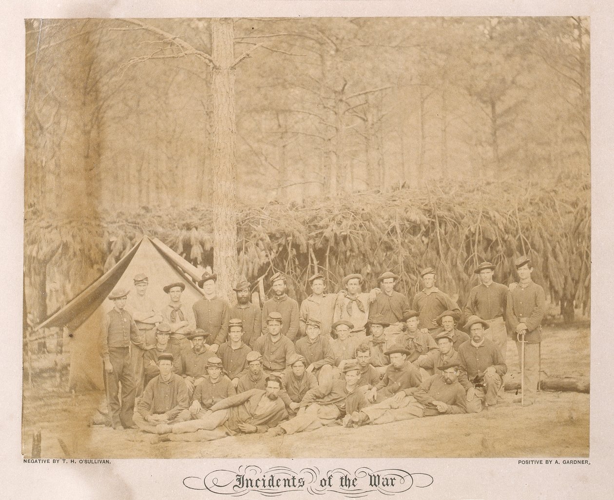 Portrait de groupe du groupe n°2, détachement du génie américain (photo n/b) - American Photographer