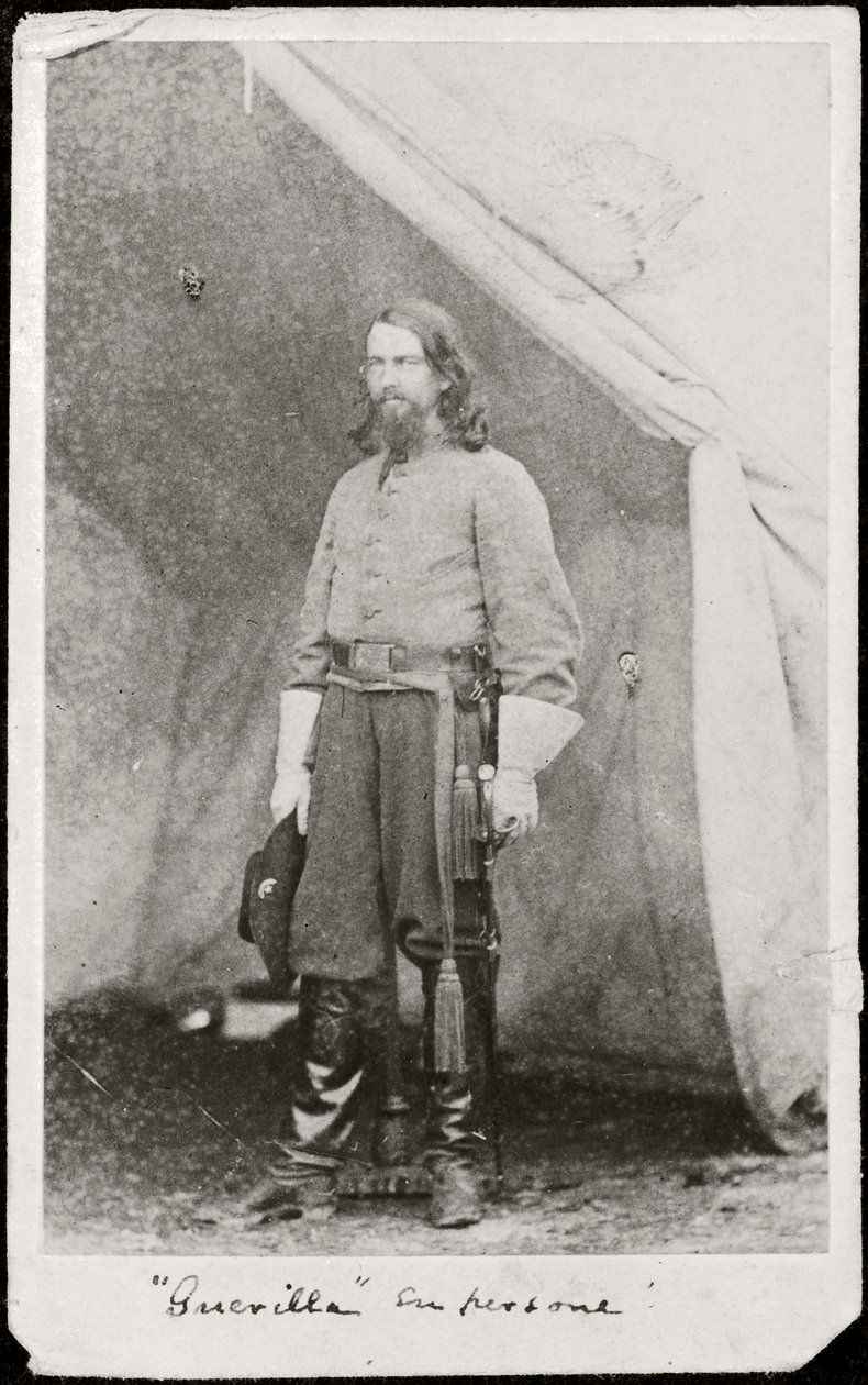 Guerilla" (photo n/b) - American Photographer