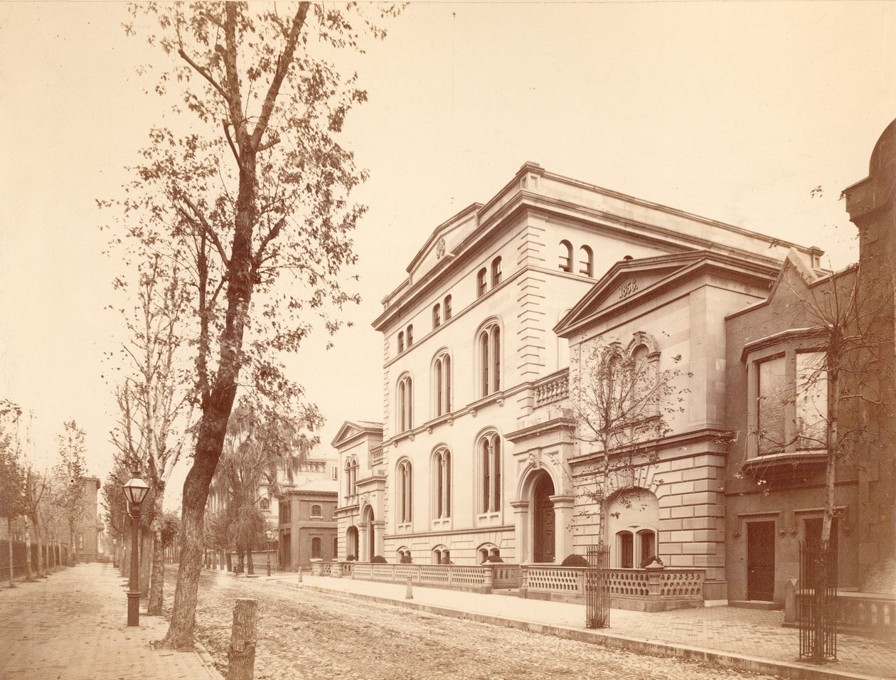 Résidence de Joseph Harrison, 227 South 18th, East Rittenhouse Square, 1866 - American Photographer
