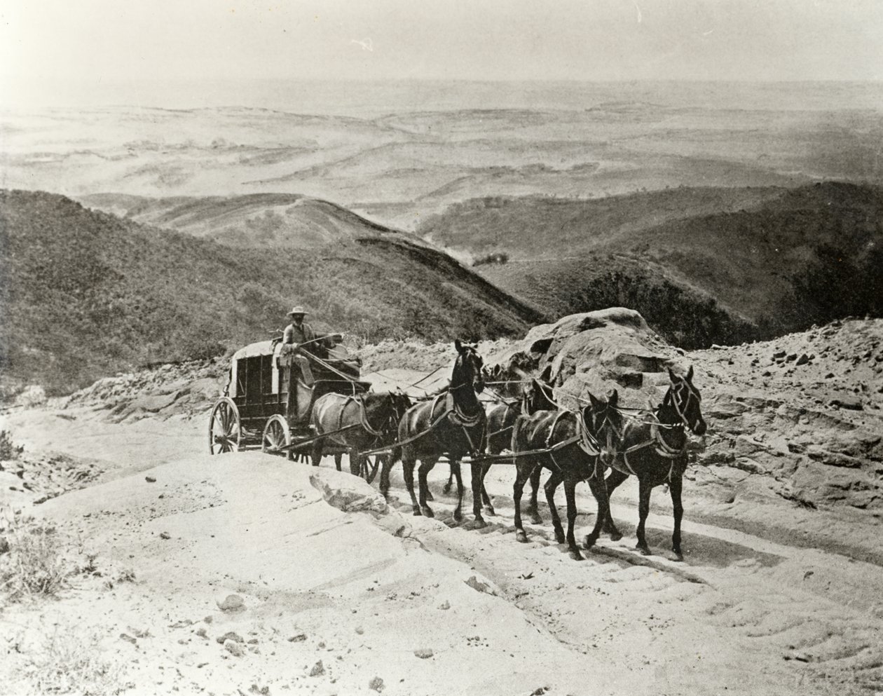 Diligence traversant le col de San Marcos, Californie - American Photographer