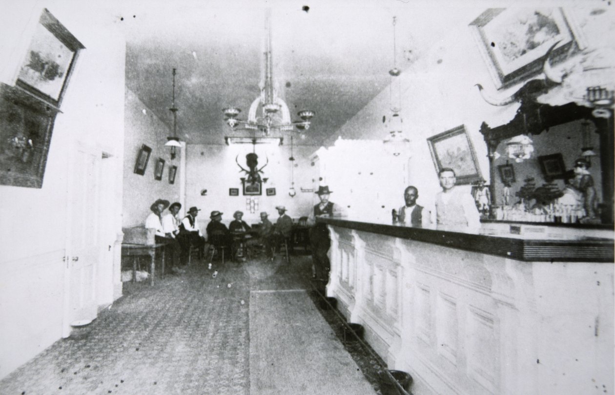Le saloon Long Branch, Dodge City, Kansas, vers 1880 - American Photographer