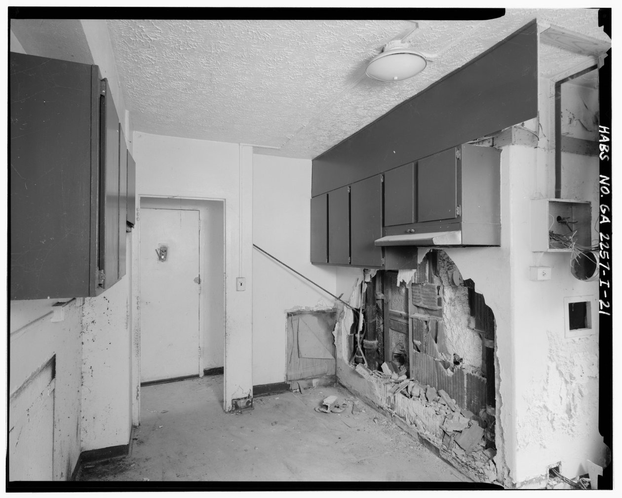 Cuisine typique, appartement de 3 chambres - Techwood Homes, Bâtiment No. 6, 465 Techwood Drive & 119-125 Hunnicutt Street, Atlanta, Comté de Fulton, GA - American Photographer