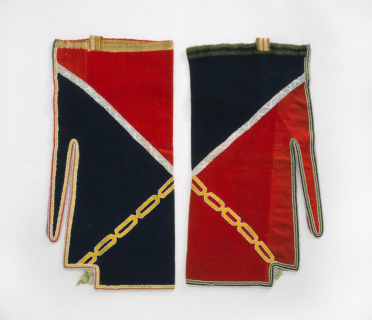 Jambières, Chippewa, vers 1840 - American School