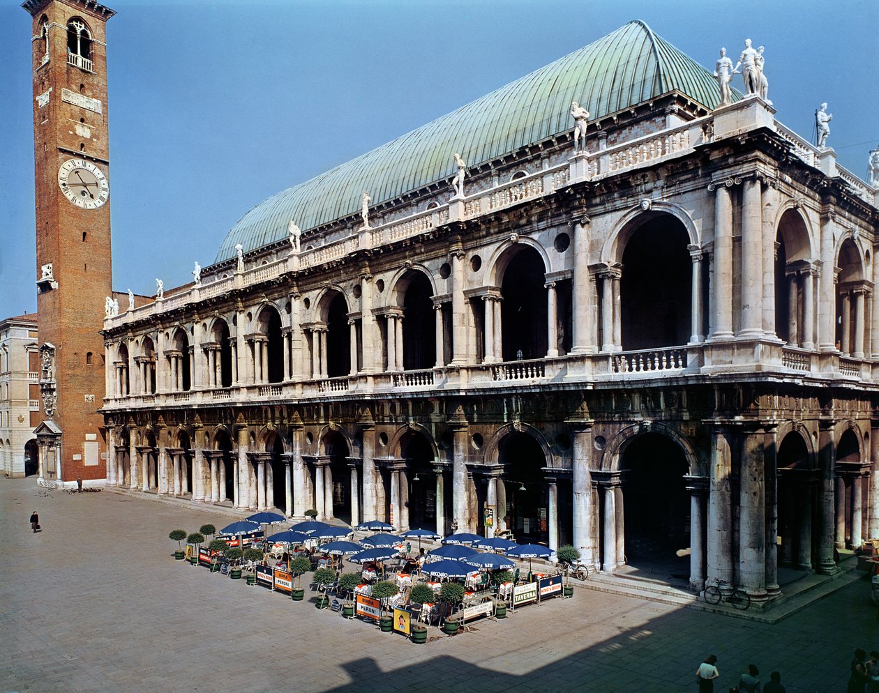 Vue de la façade de la Basilique Palladiana, construite de 1549 à 1614 - Andrea Palladio