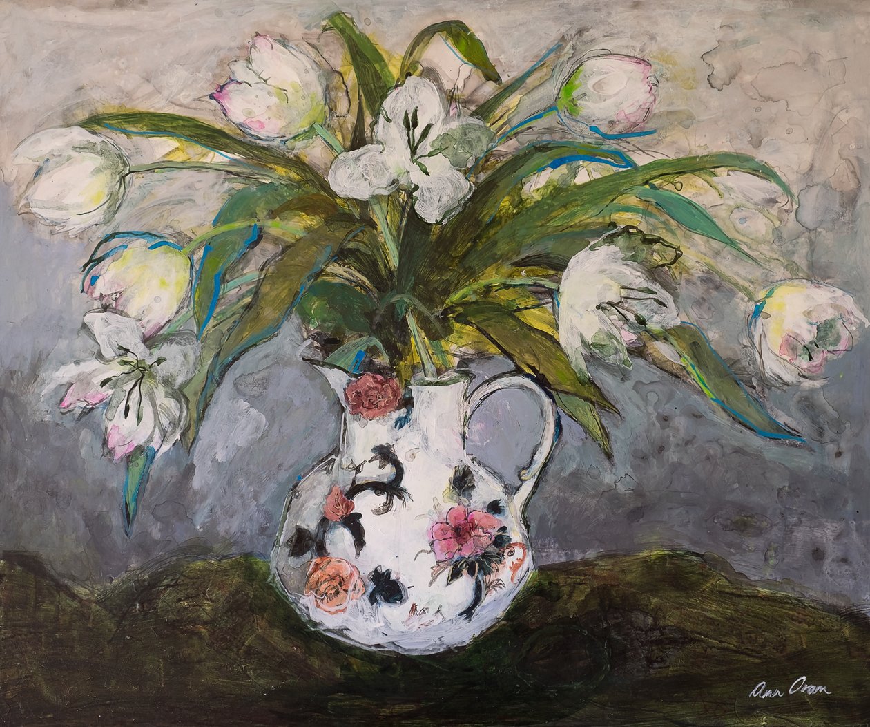 Tulipes blanches dans une cruche en fer, 2019 - Ann Oram