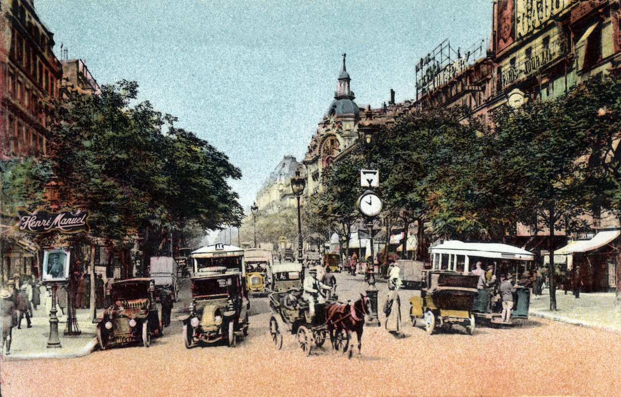 Paris : circulation sur le boulevard des Italiens, l