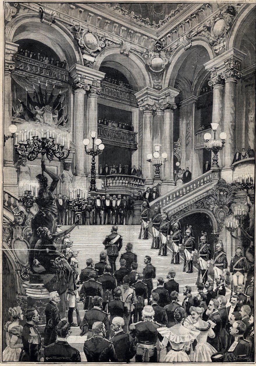 Marins russes montant le grand escalier lors d