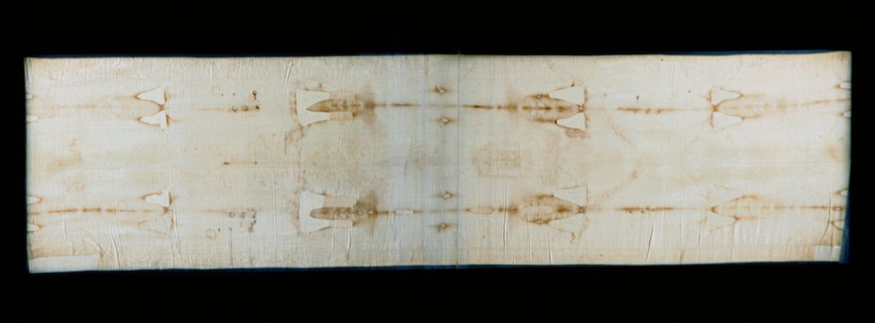 Le Saint Suaire de Turin (ou suaire ou sacra sindone), drap en lin montrant des traces (supposées celles du Christ) de torture d