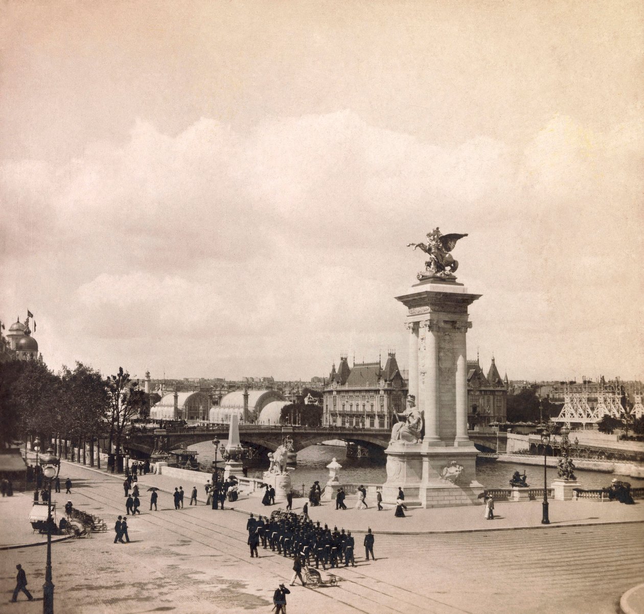 Exposition Universelle de 1900 à Paris : Pylône du pont Alexandre III - Anonymous Anonymous