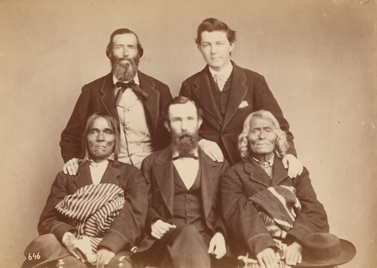Alexander Gardner, William Henry Jackson et Antonio Zeno Shindler avec les délégués pueblos Alejandro Padilla, gouverneur d