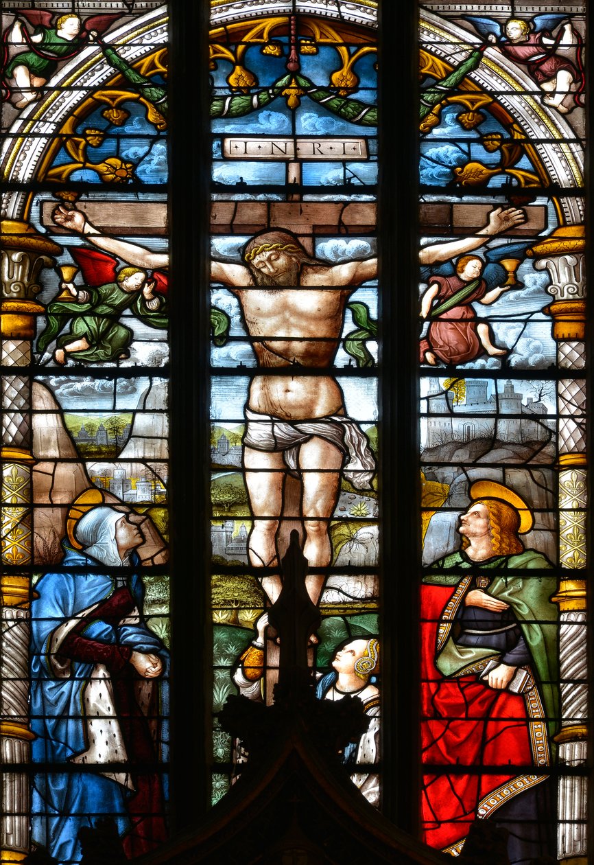 La Crucifixion, avec la Vierge Marie, Saint Jean et Marie Madeleine au pied de la Croix - Vitrail dans la chapelle du Saint-Sacrement, par Arnaud de Moles (1470-1520) achevé en 1513 - Cathédrale Sainte Marie d