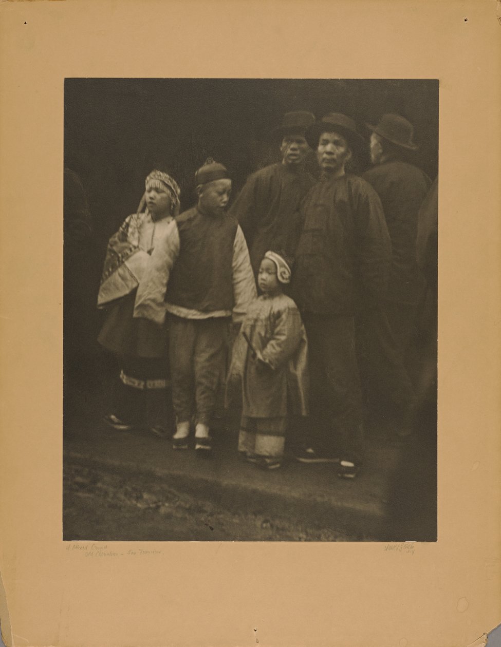 Une foule hétéroclite, Old Chinatown - San Francisco - Arnold Genthe