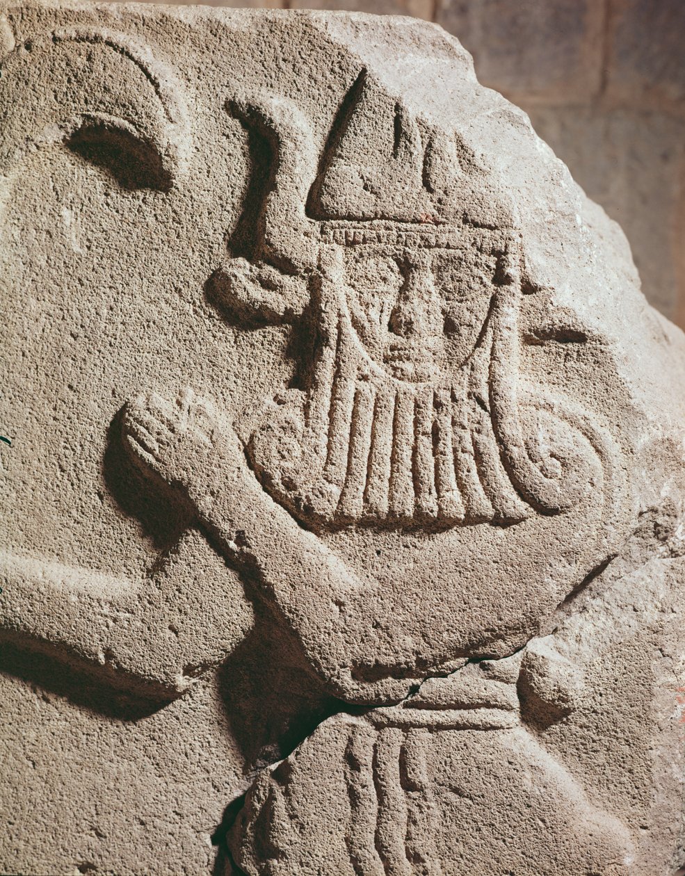 Relief représentant une idole Hittite, XIe-IXe siècle av. J.-C. - Assyrian School