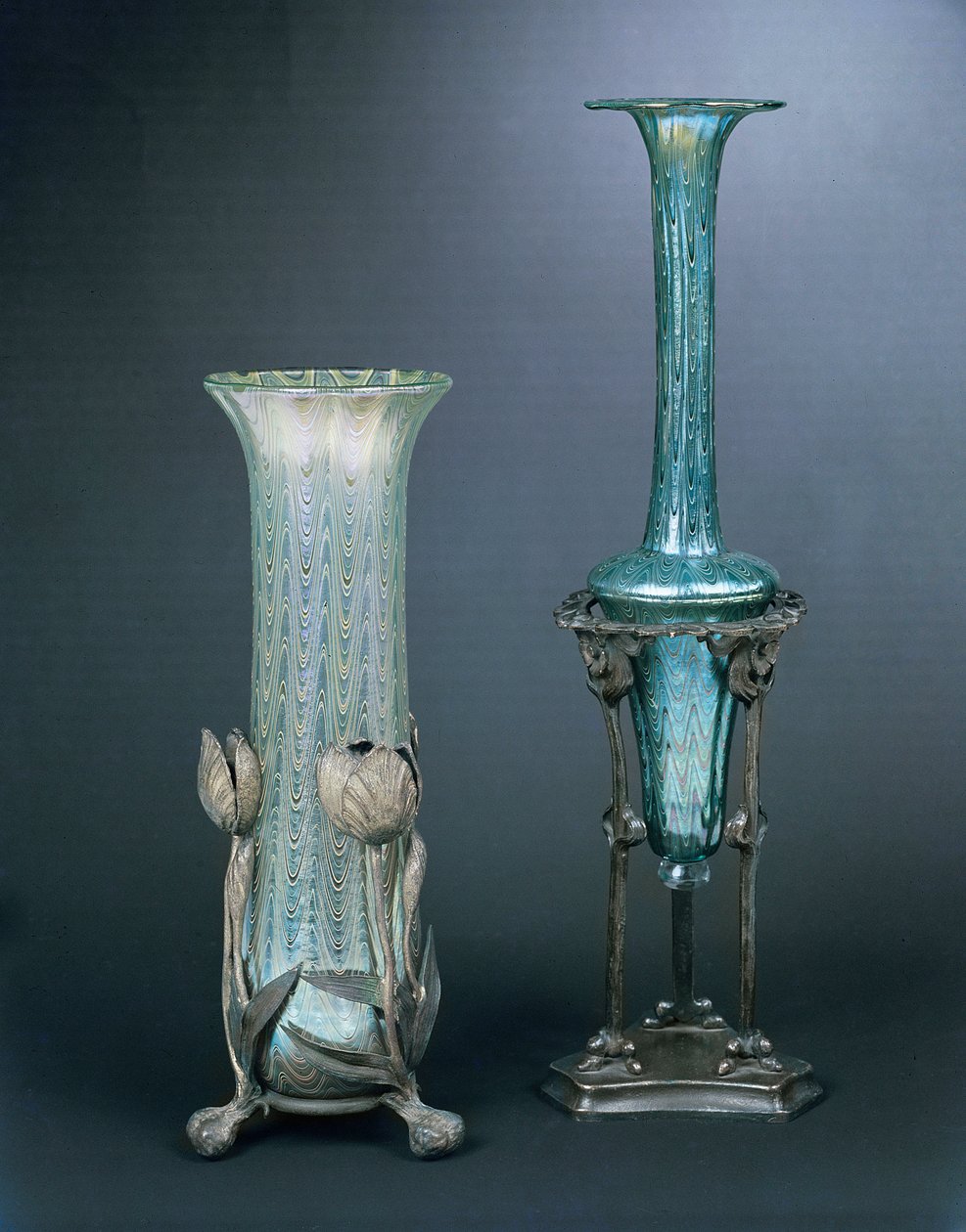 Vases conçus par le professeur Rudolf Bakalowits pour la firme Bakalowits und Soehne, Vienne, 1902 - Austrian School