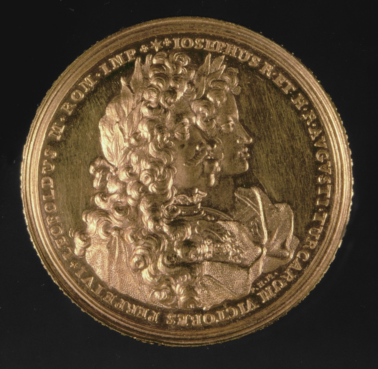 Médaillon portant les portraits des empereurs romains Léopold I (1640-1705) et Joseph I (1678-1711) par Philipp Heinrich, 1692 (or) - Austrian School
