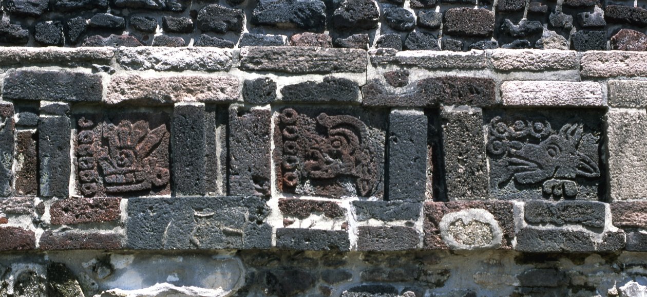 Glyphes aztèques montrant les chiffres 6, 5, 4, période postclassique tardive - Aztec