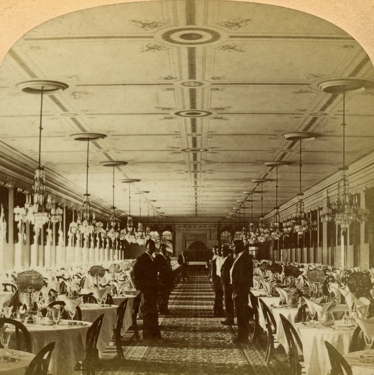 Salle à manger, Grand Union Hotel, Saratoga, New York, USA - B. W. Kilburn