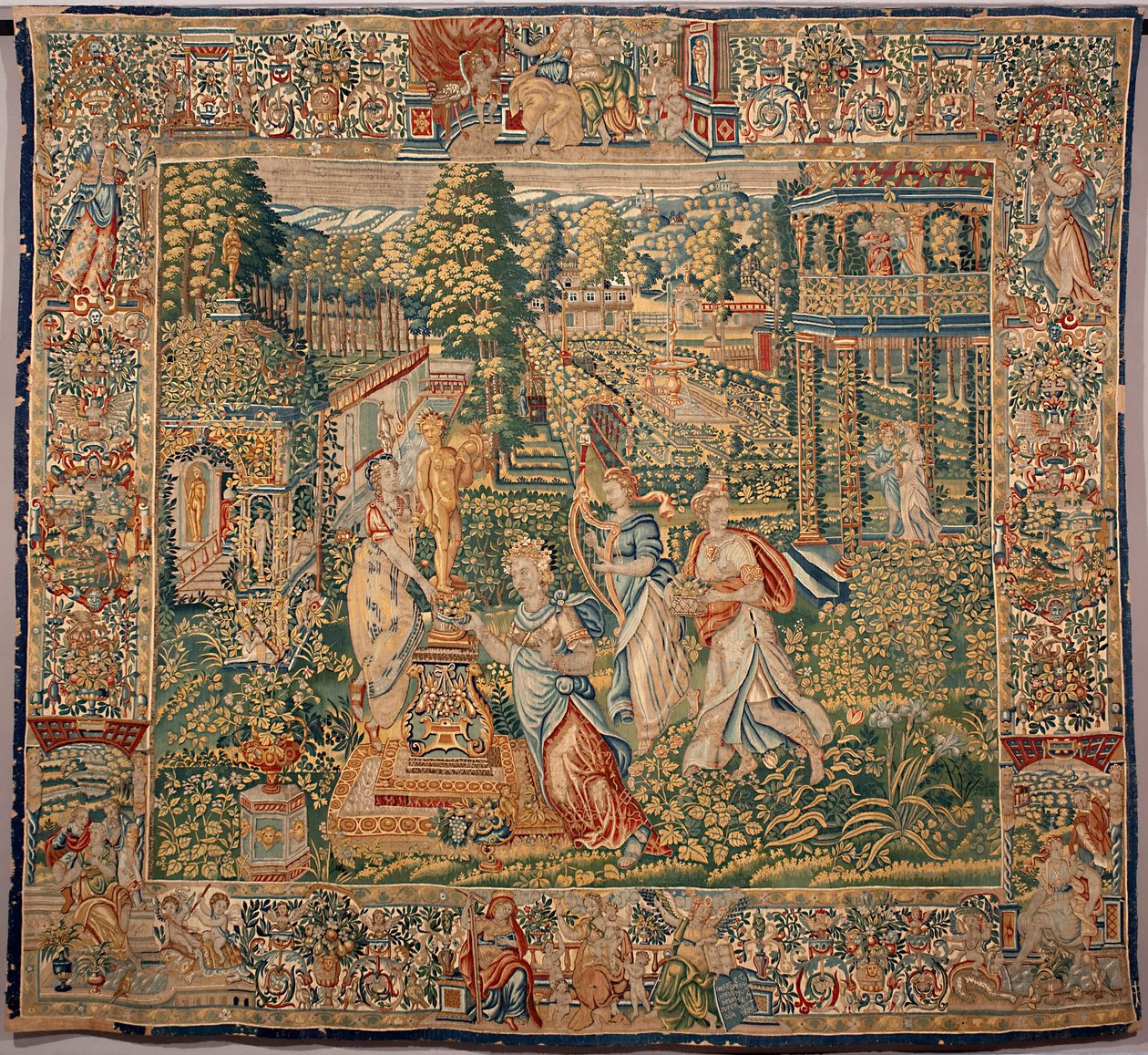 Les dons de Pomone, nymphe des fruits. Tapisserie des manufactures de Bruxelles. 16ème siècle, Gênes, Musei di Strada Nuova - Belgian School