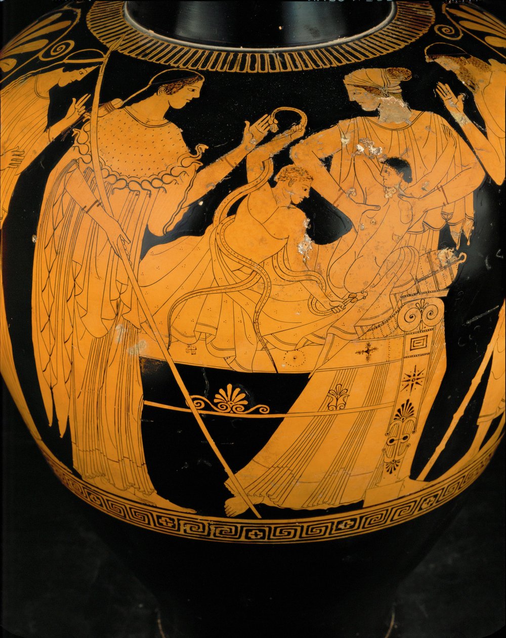 Le jeune Héraclès combat deux serpents envoyés par Zeus ... - Berlin Painter