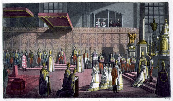 Le Primat de Hongrie couronnant la Reine dans l