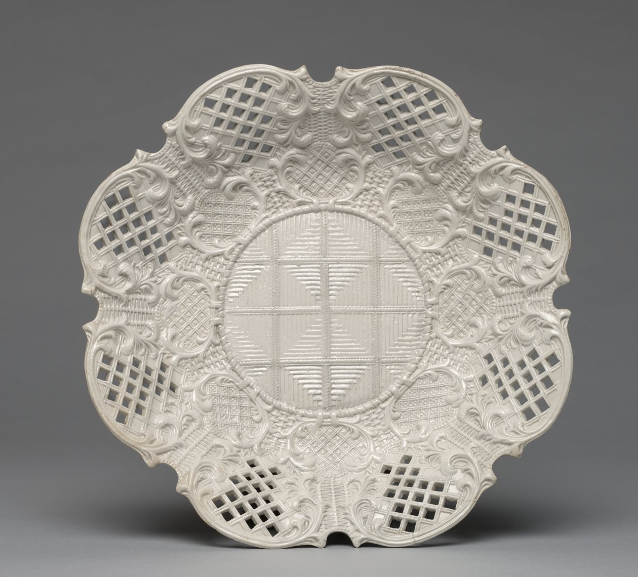 Assiette, manufacture Staffordshire Factory, Angleterre, c.1760 - British School