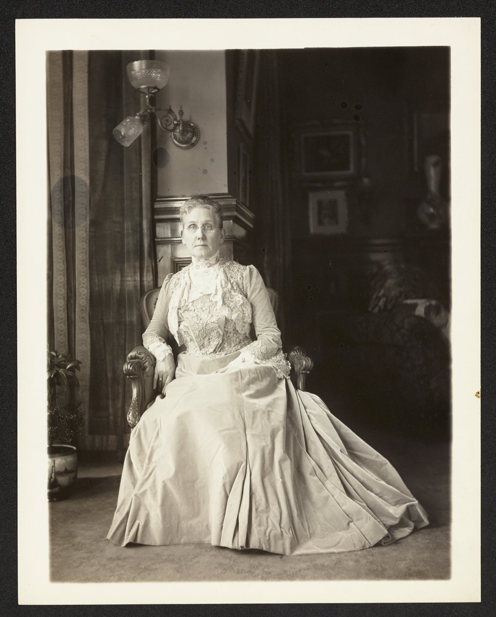 Mme John Arbuckle, vers 1900-10 - Burr William McIntosh