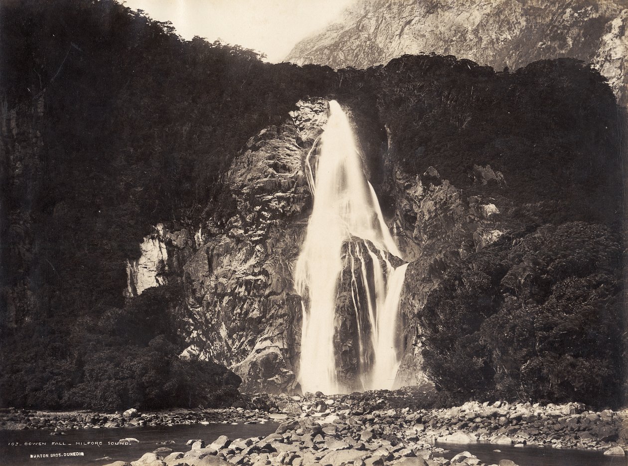 Chute de Bowen, Milford Sound, 1889 - Burton Brothers Studio