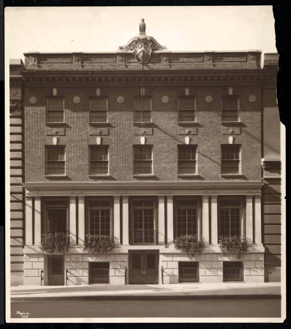 Le club Phi Gamma Delta, 44 West 44th Street, New York, 1919 - Byron Company