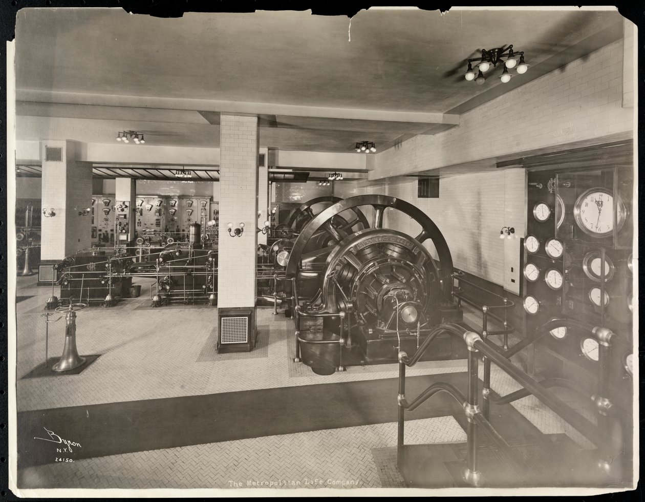 La salle des équipements mécaniques à la Metropolitan Life Insurance Co. à la 23e rue et Madison Avenue, New York, 1907 - Byron Company