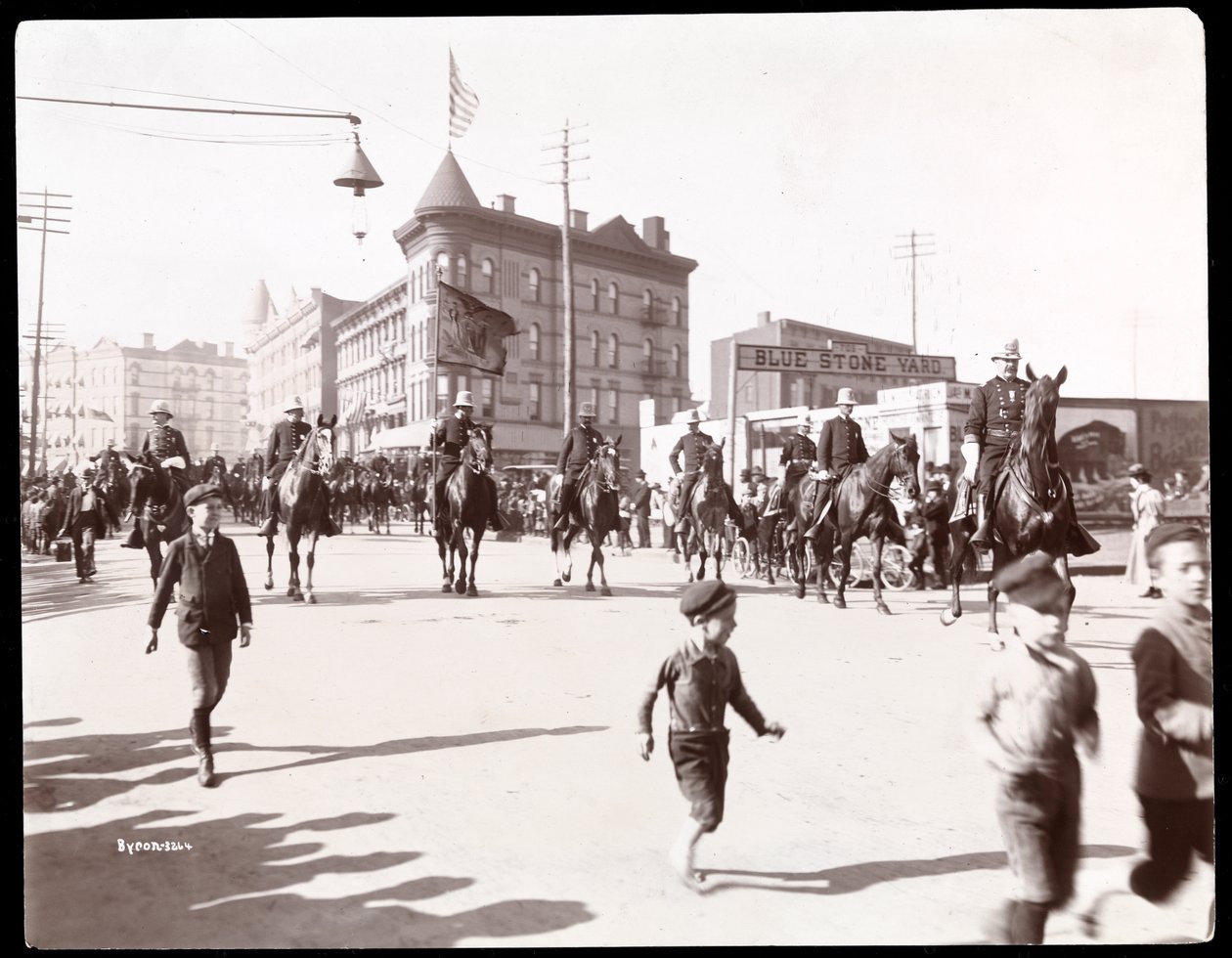 Vue du défilé de la police de Brooklyn, 1897 - Byron Company