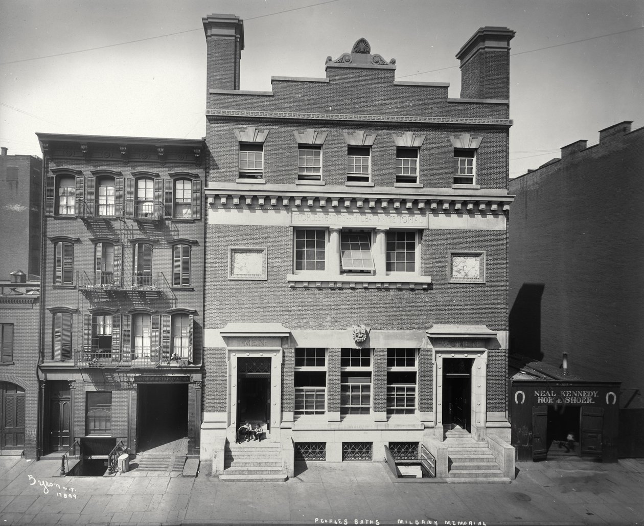 Vue des bains populaires, Milbank Memorial, New York, 1904 - Byron Company