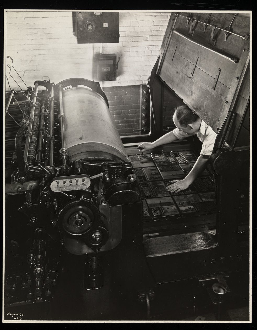 Travail sur une presse Meihle chez Unz und Co., 24 Beaver Street, New York, 1932 - Byron Company