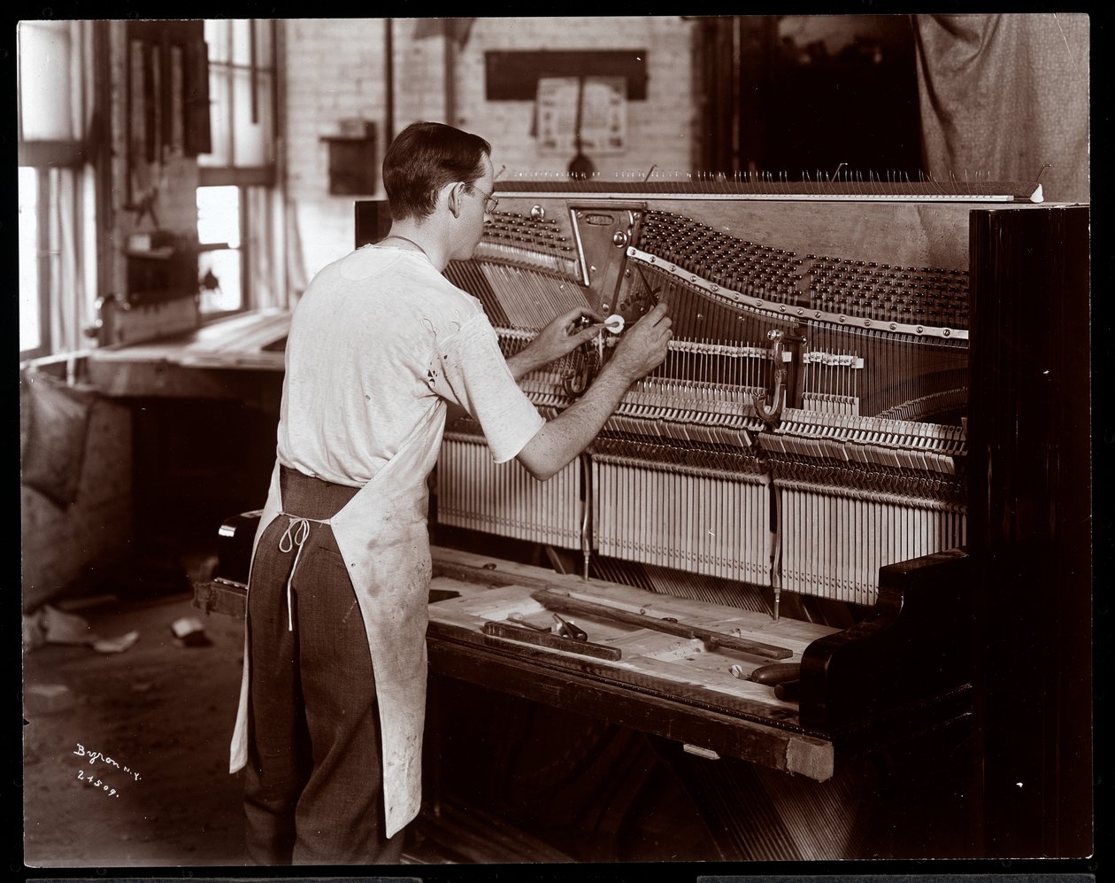 Homme travaillant dans l