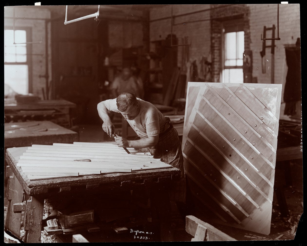 Homme travaillant dans l
